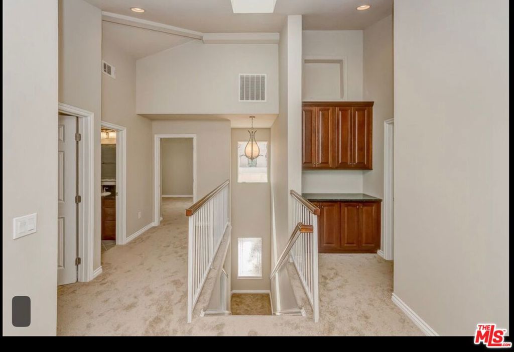 415 W Regent Street 1