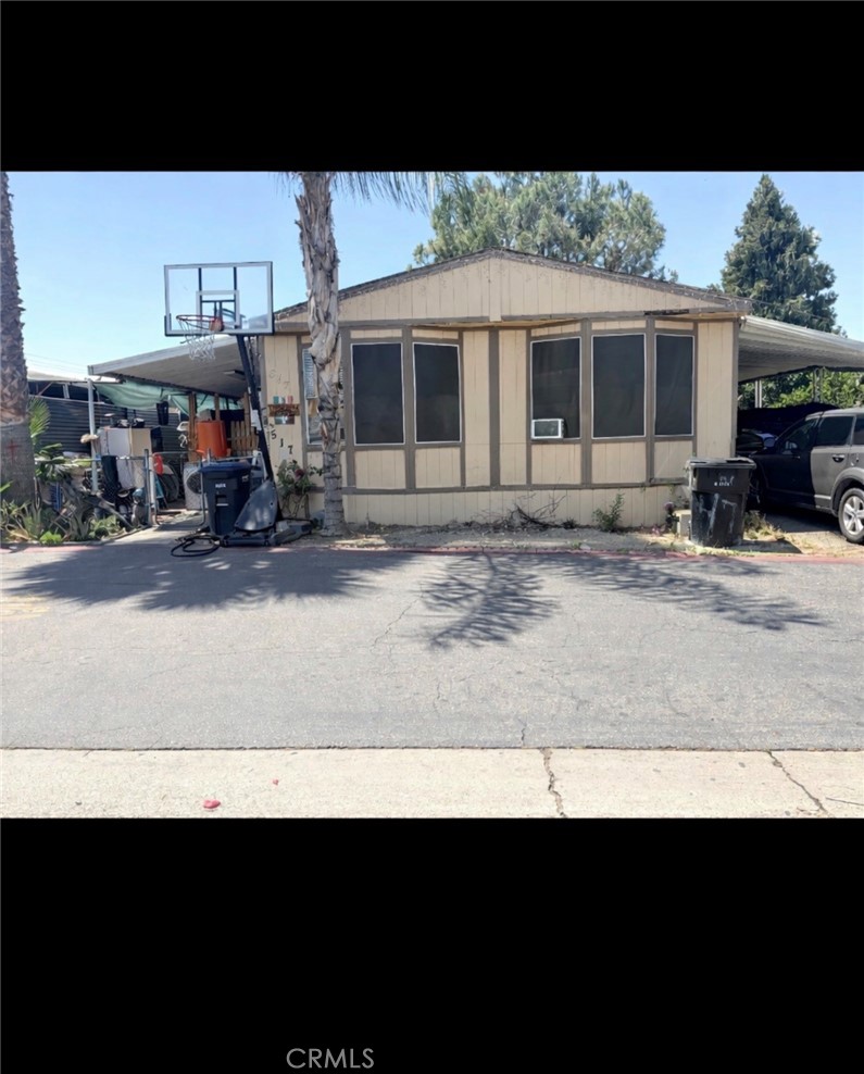 1097 N State 517