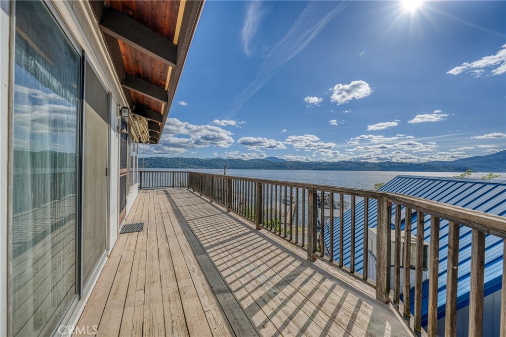 12805 Lakeshore Drive