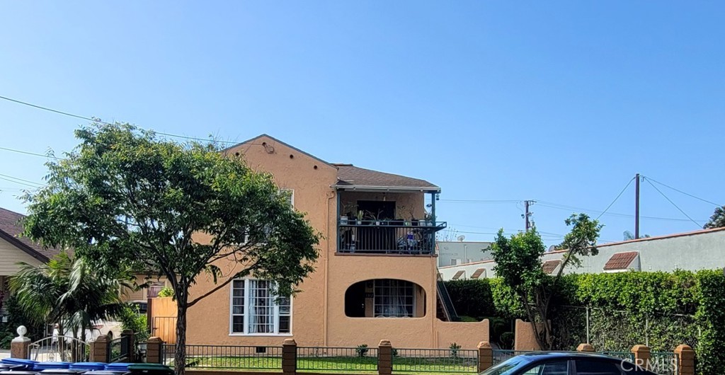 1310 E Hellman