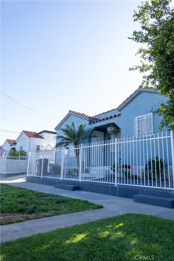 8205 Stanford