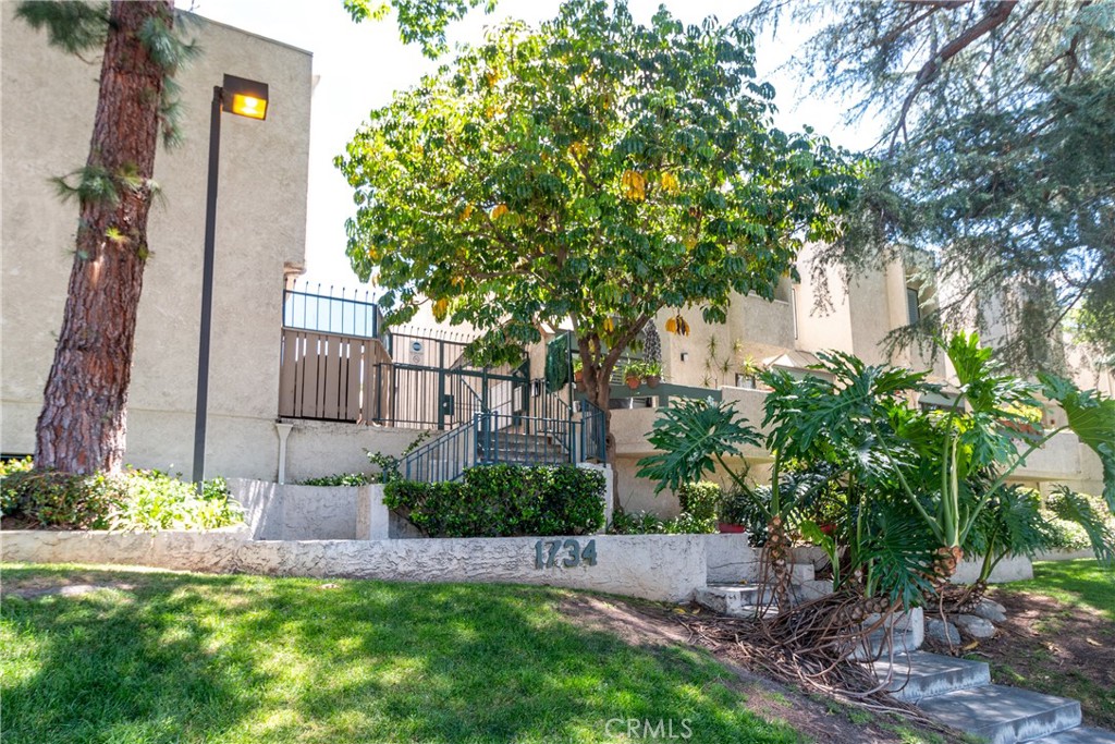 1734 N Verdugo 23