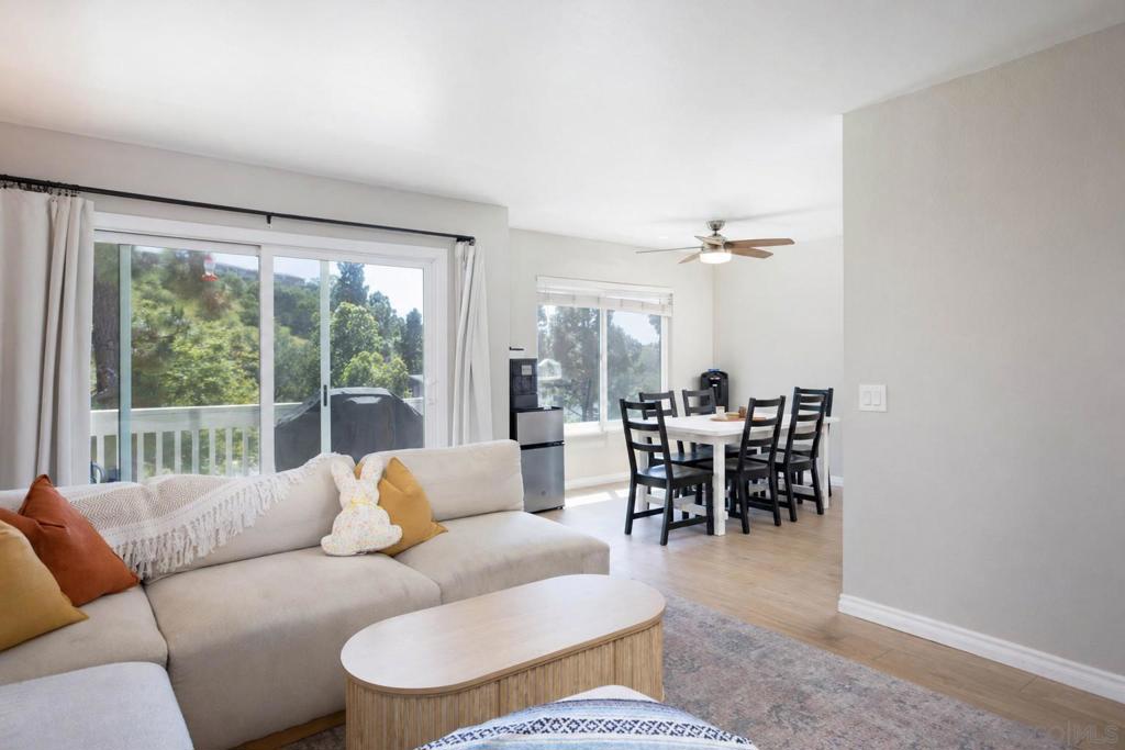 4241 Mesa Vista Way, Unit 5