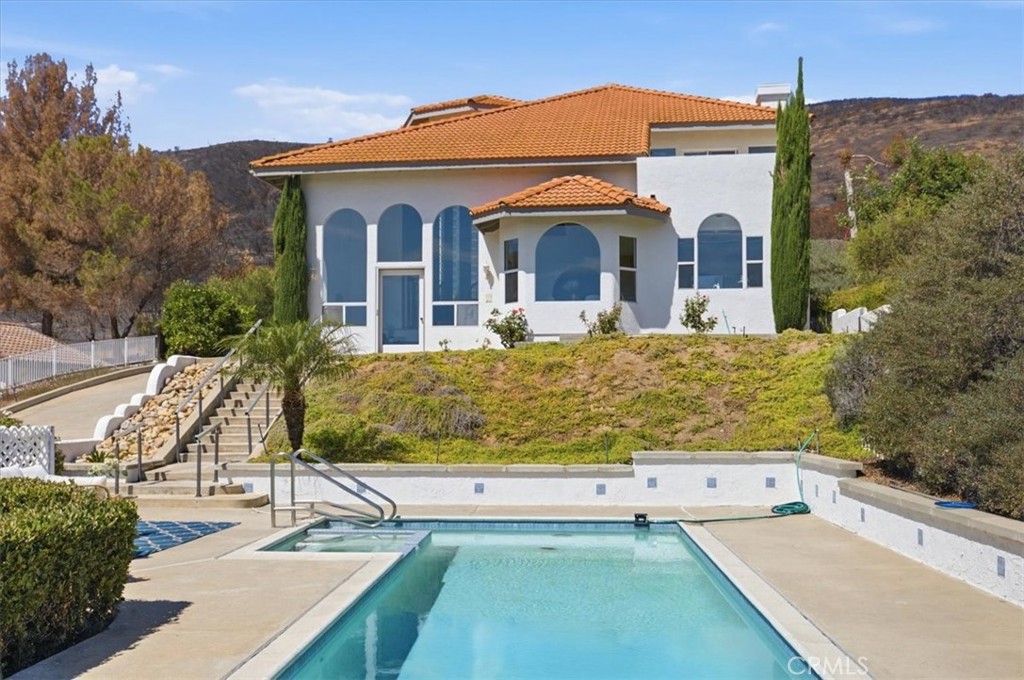 16262 Oak Springs