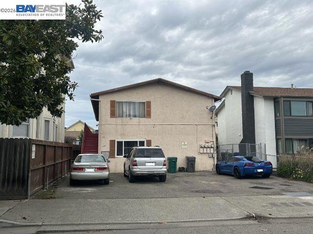 1127 Linden St