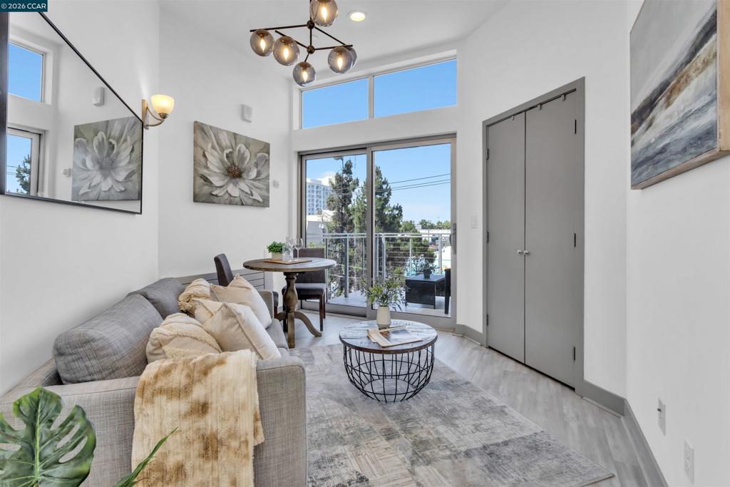 410 Webster St 5
