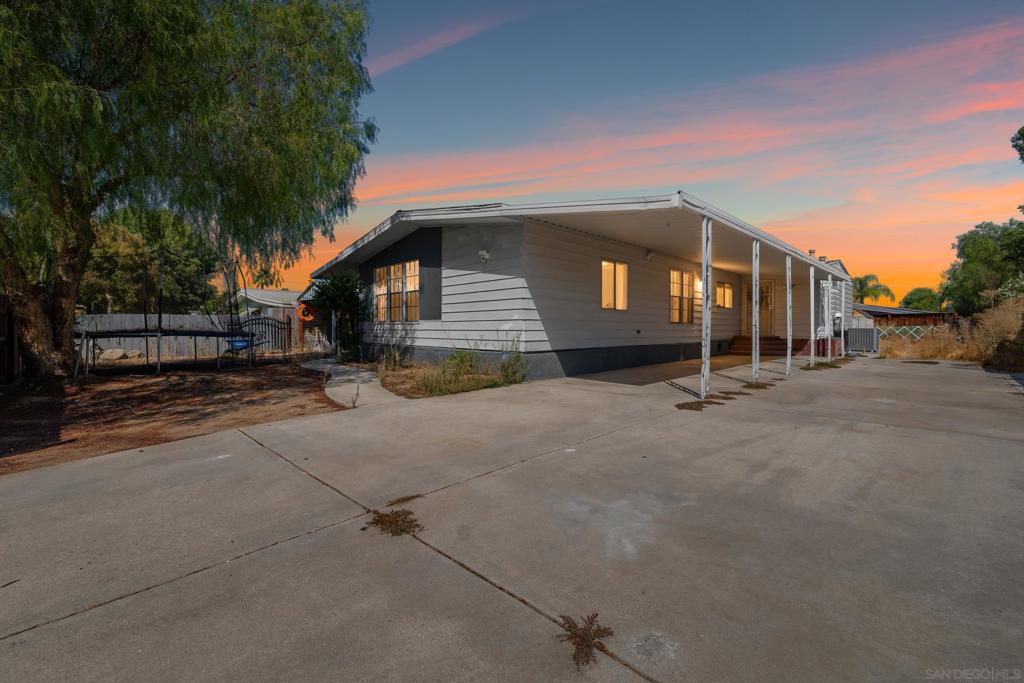 26091 San Quintin Rd