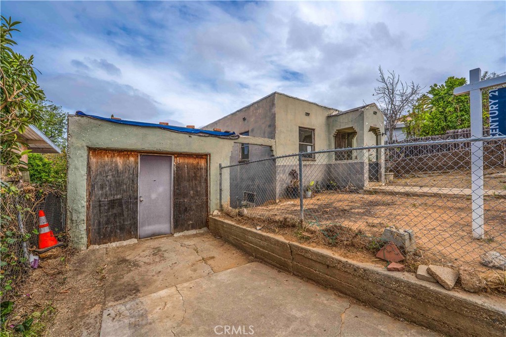1023 De Garmo Drive