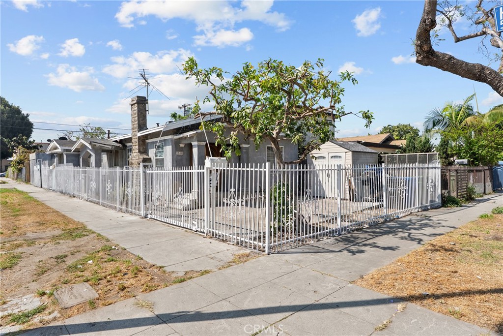 1500 W 59th Place