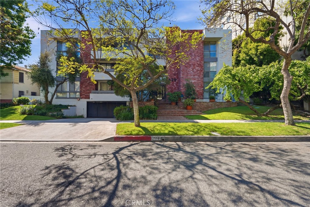 429 N Oakhurst Drive 301
