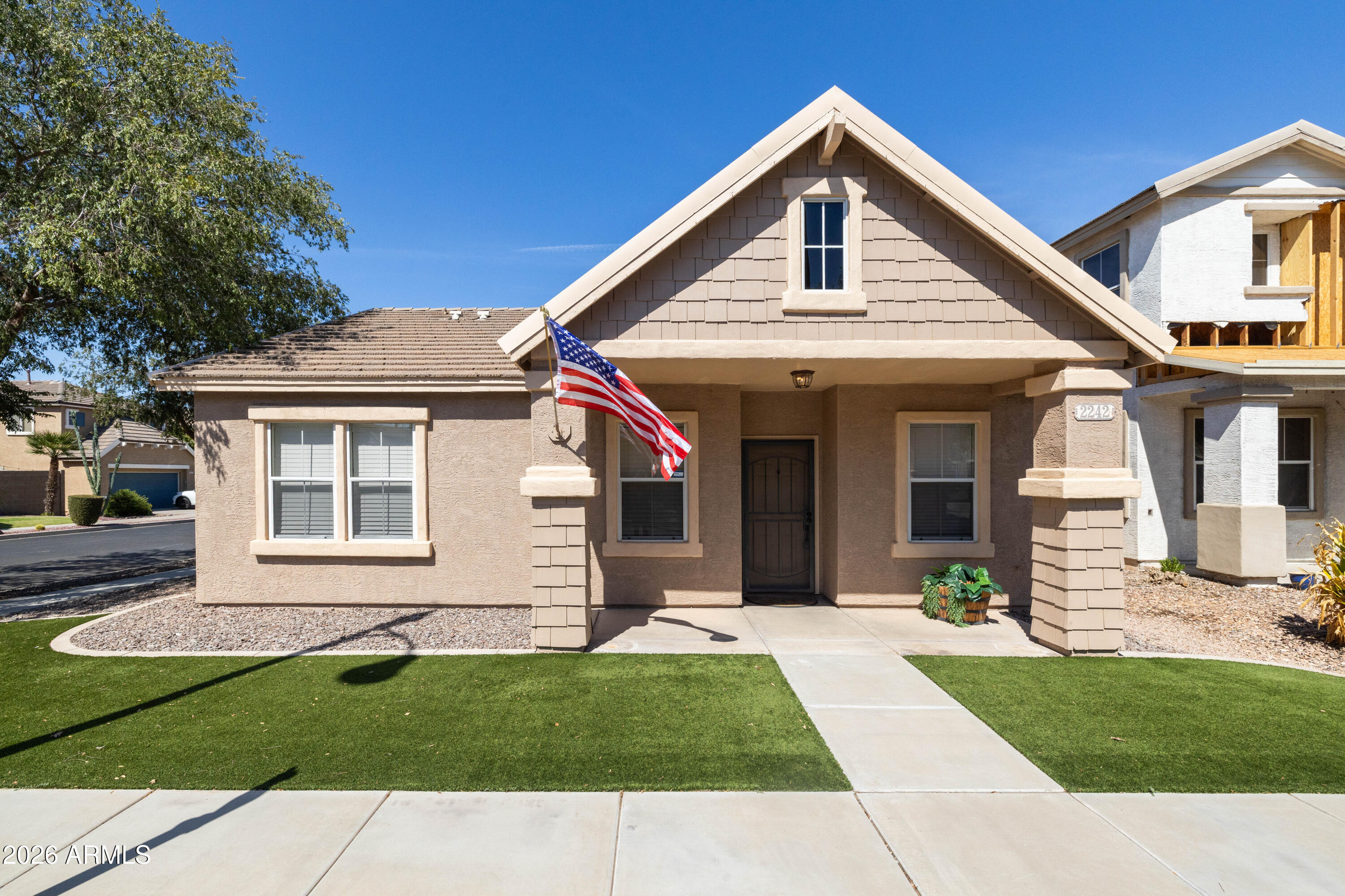 2242 S BARRINGTON, Mesa, AZ 85209