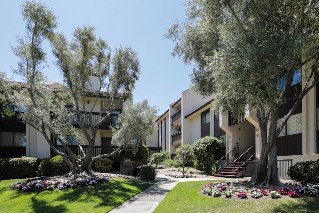 226 W Edith Avenue 20