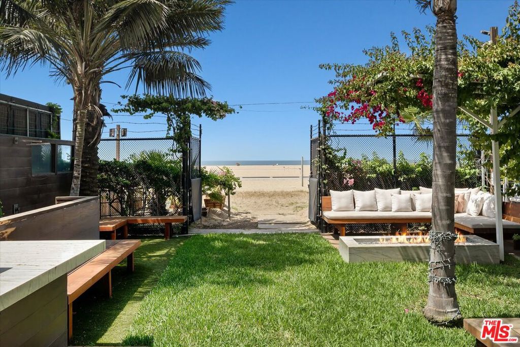 936 Palisades Beach Road