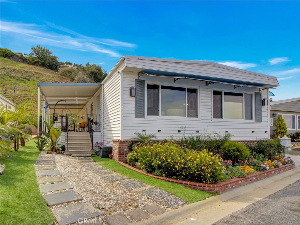 2550 Pacific Coast Highway 255