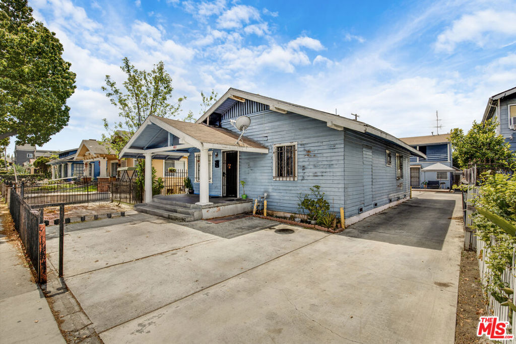 1081 Cherry Avenue