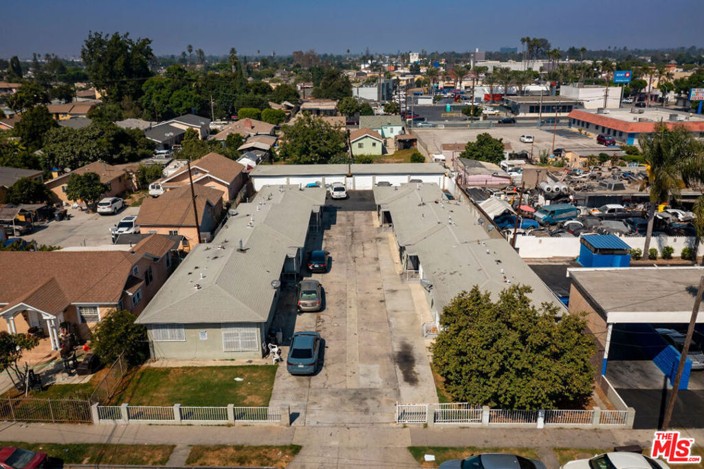 1307 E Peck Street