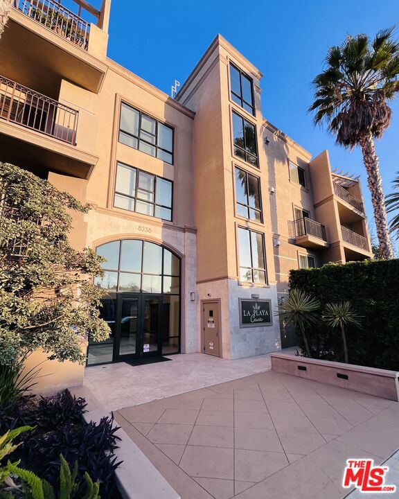8238 W Manchester Avenue 103