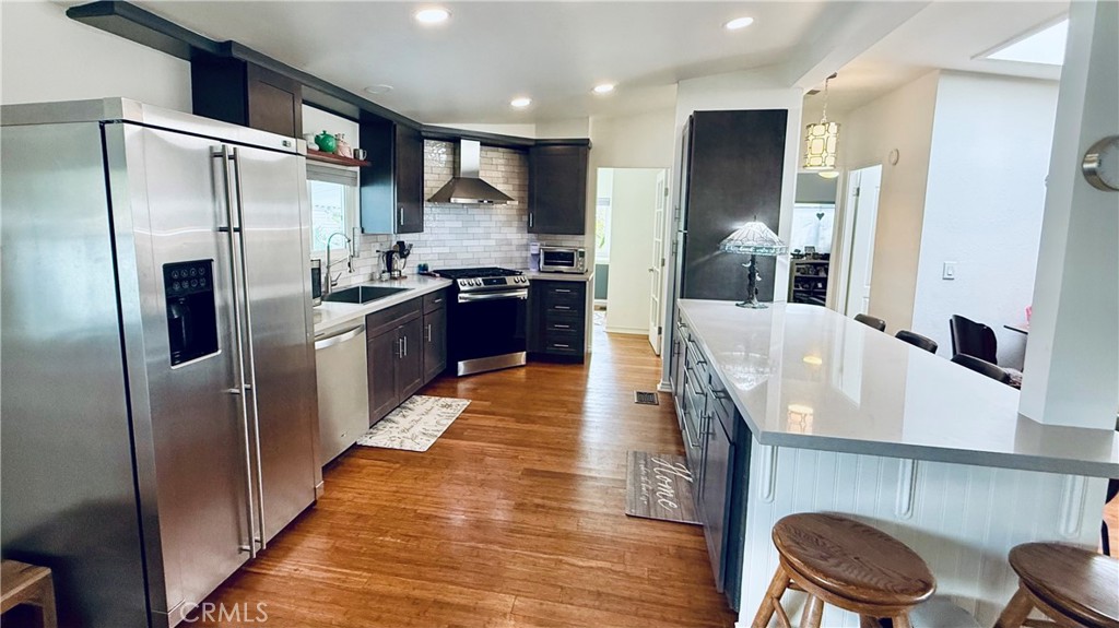 2275 W 25th 198
