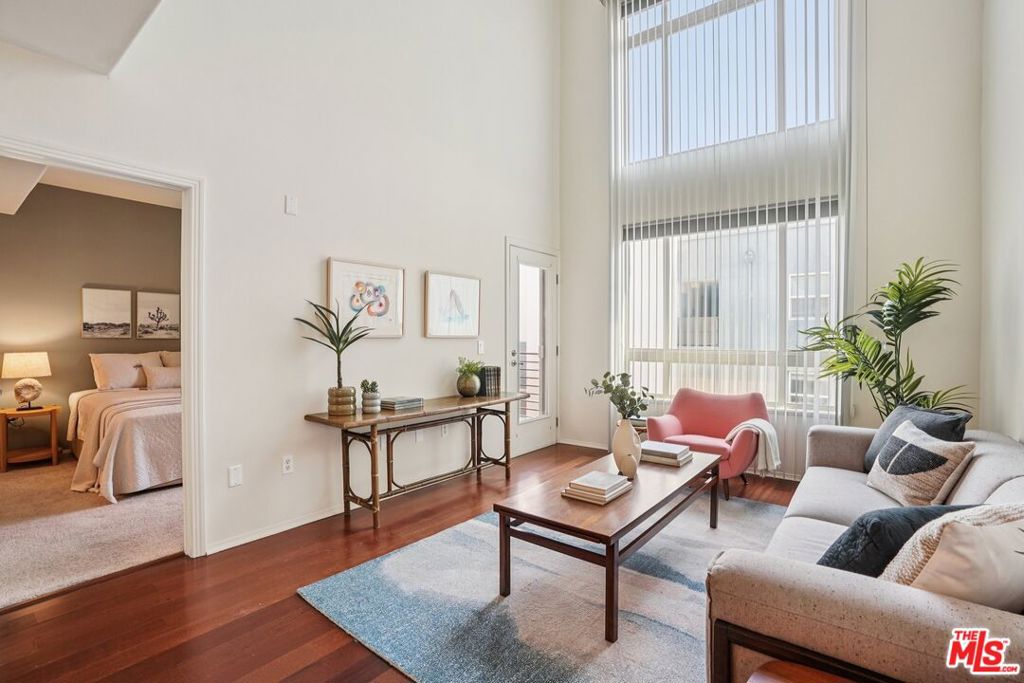 100 S Alameda Street 432