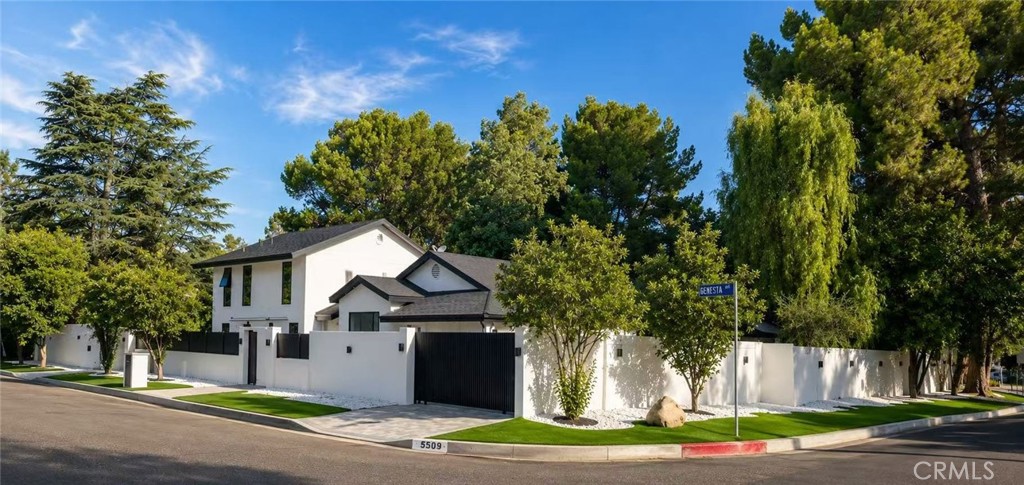 5509 Oakdale