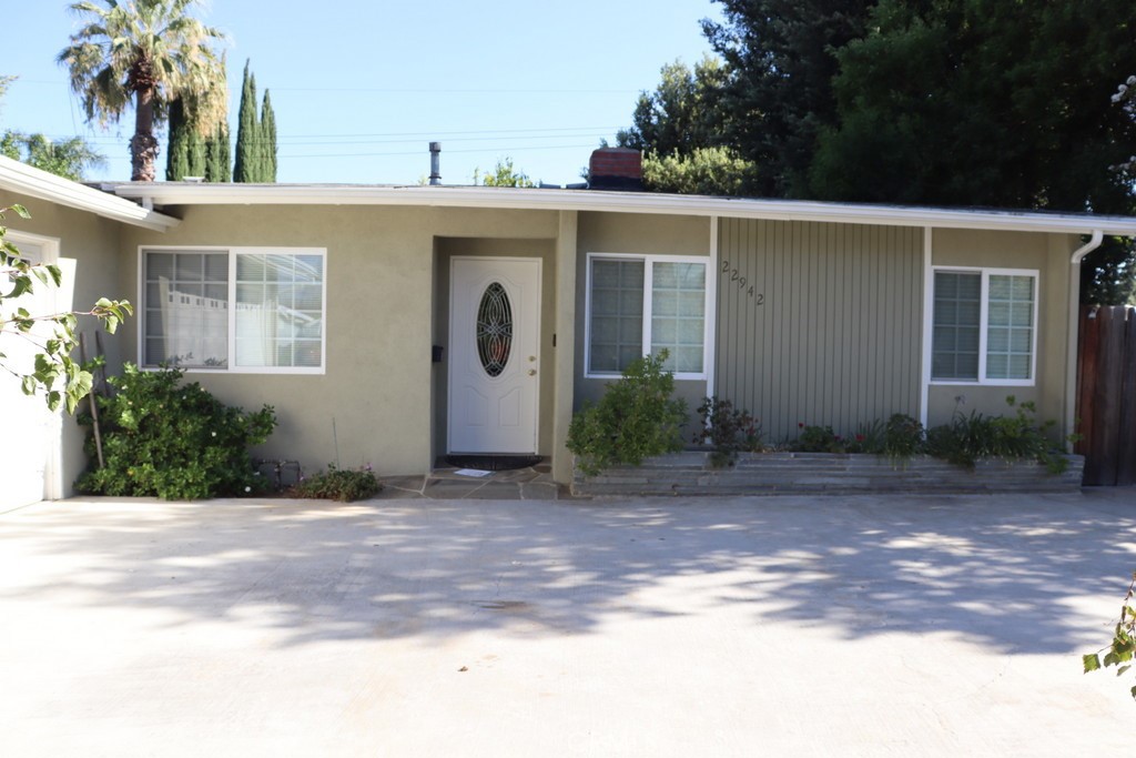 22942 Leadwell