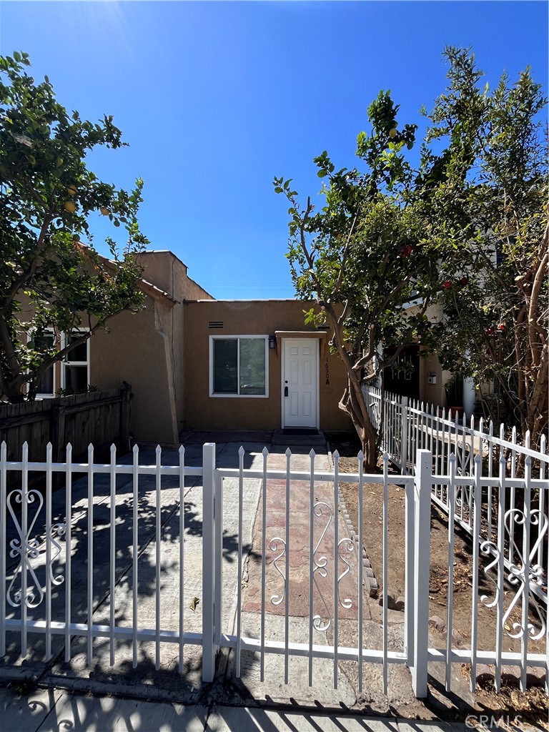 1634 W Parade Street A