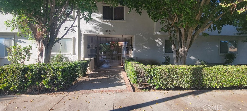18611 Collins Street E 33