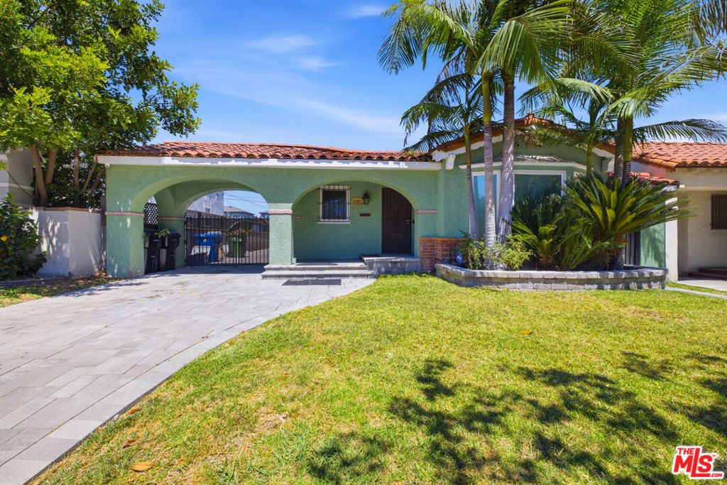 3237 W 74th Street
