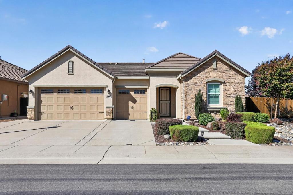 2878 Fantail Lane