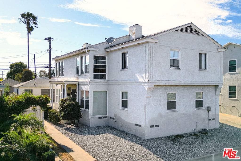 8207 Crenshaw Drive