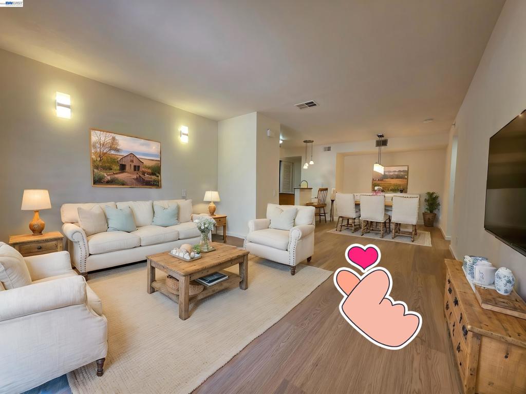 287 E Warren Ave