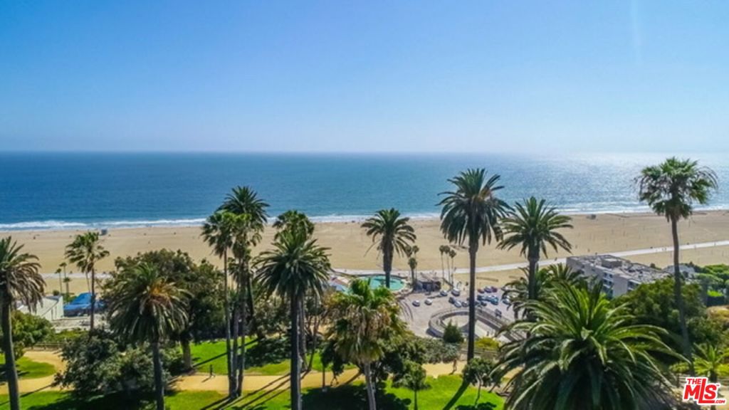 833 OCEAN Avenue 303