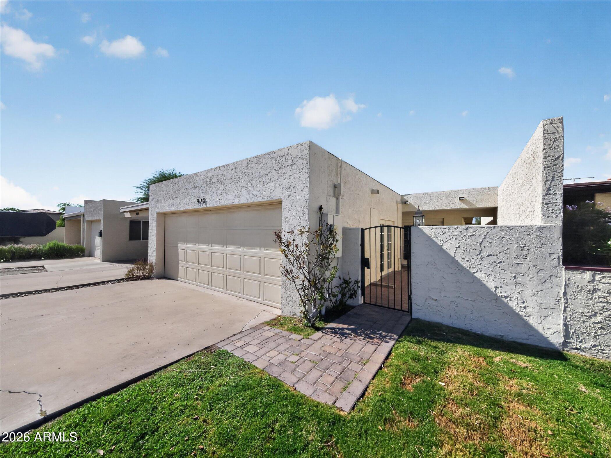 970 W TULSA Street, Chandler, AZ 85225