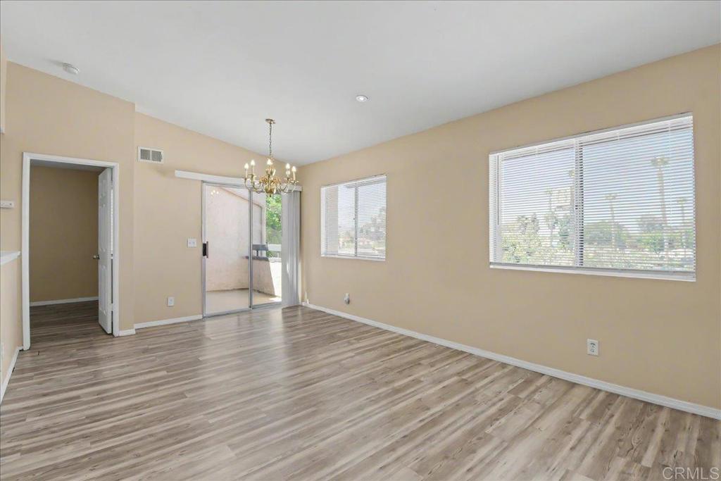 883 W San Ysidro Boulevard 10