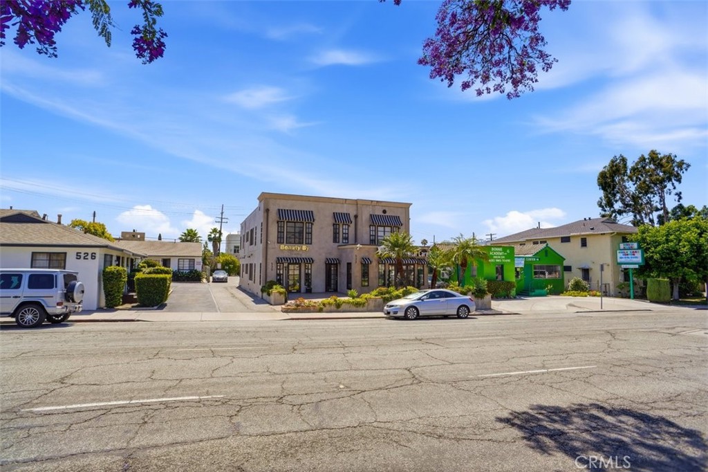 530 W Glenoaks Boulevard