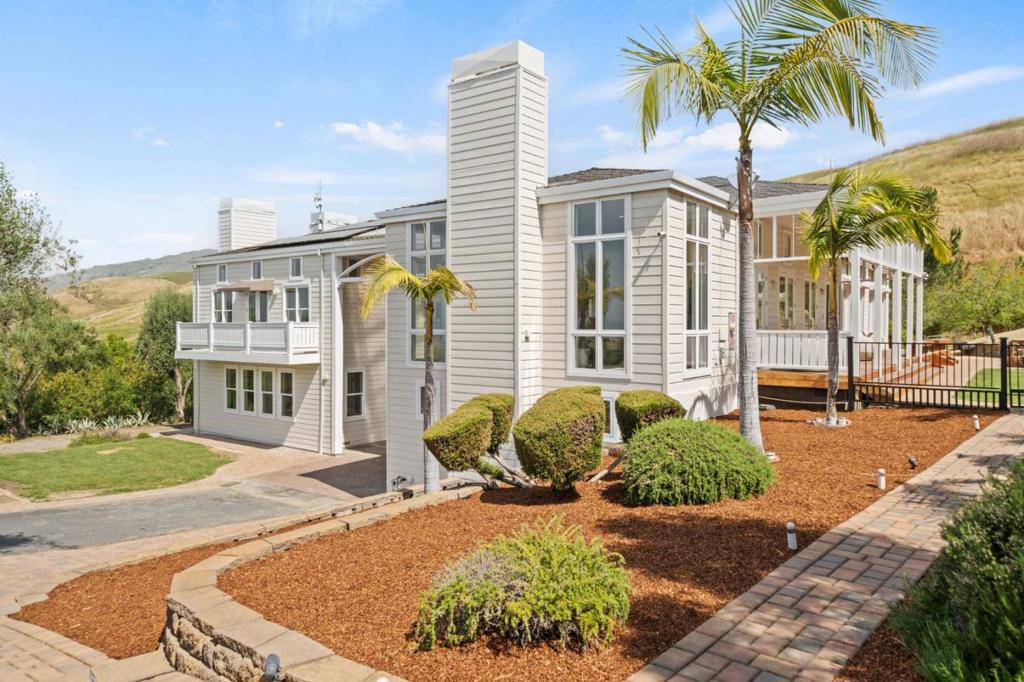 2698 Greenrock Road