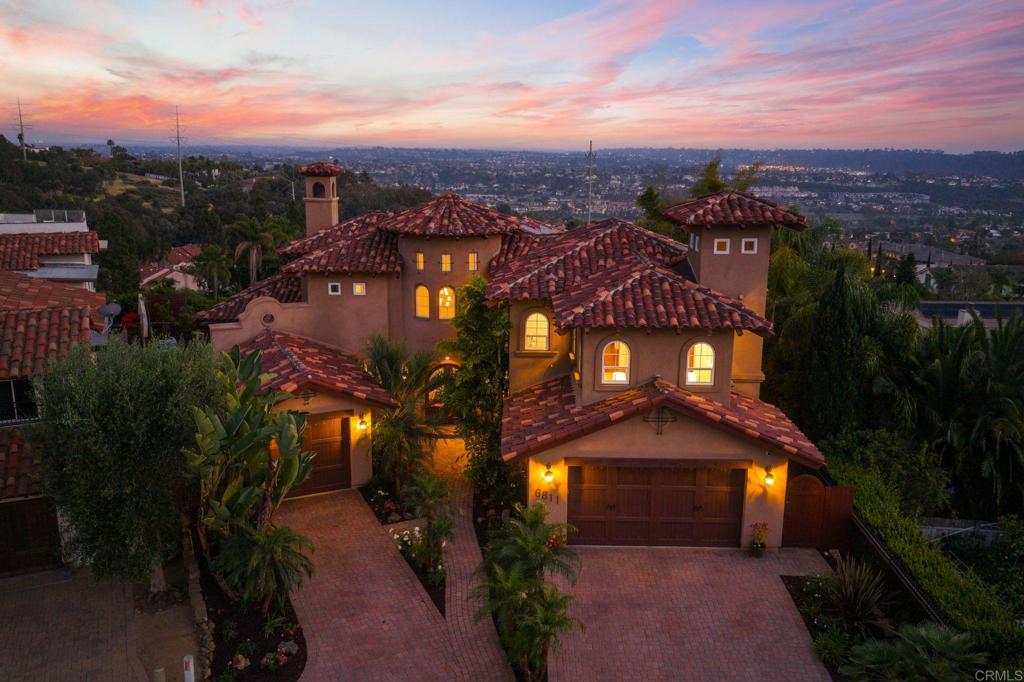 6811 VIANDA COURT