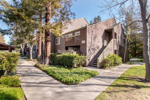 1195 Yarwood Court