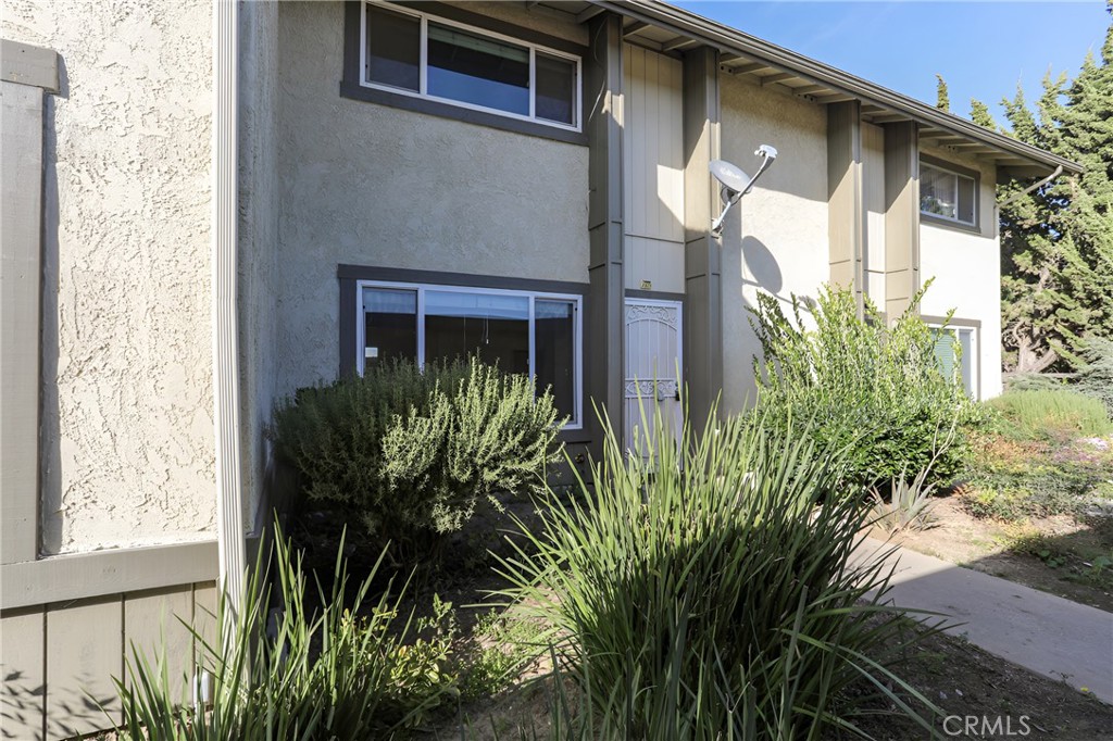 1321 N Bradley