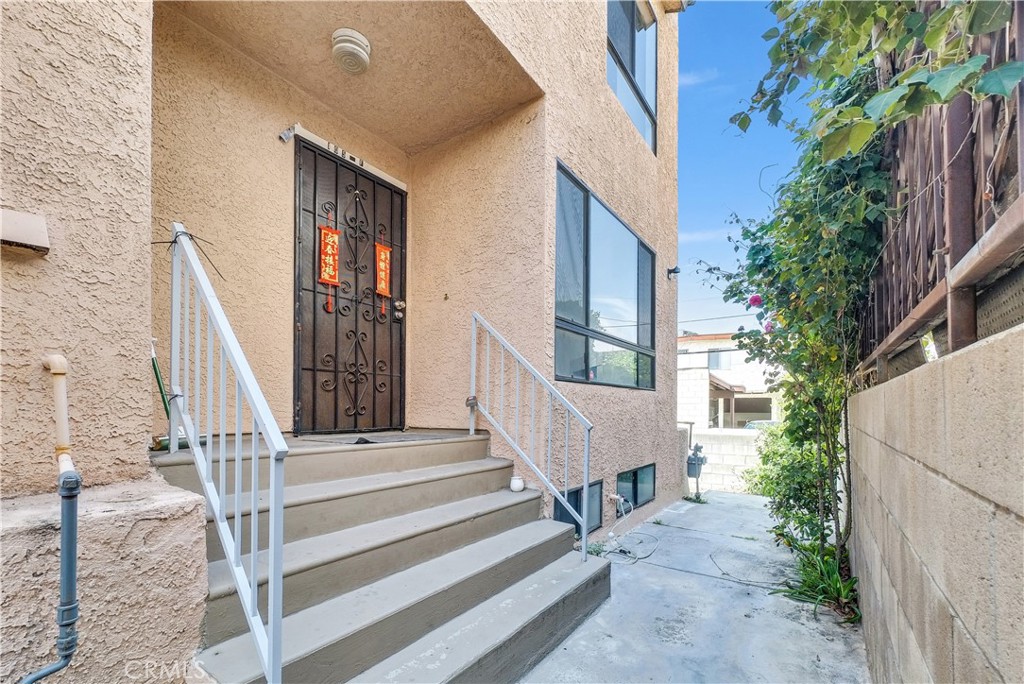 105 S Marguerita Avenue F