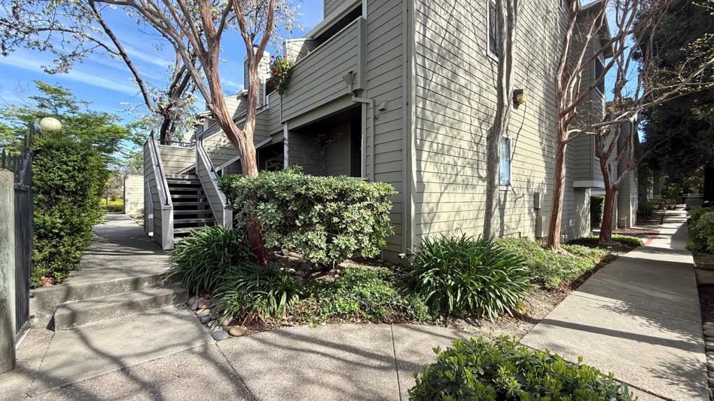 1763 Flickinger Place