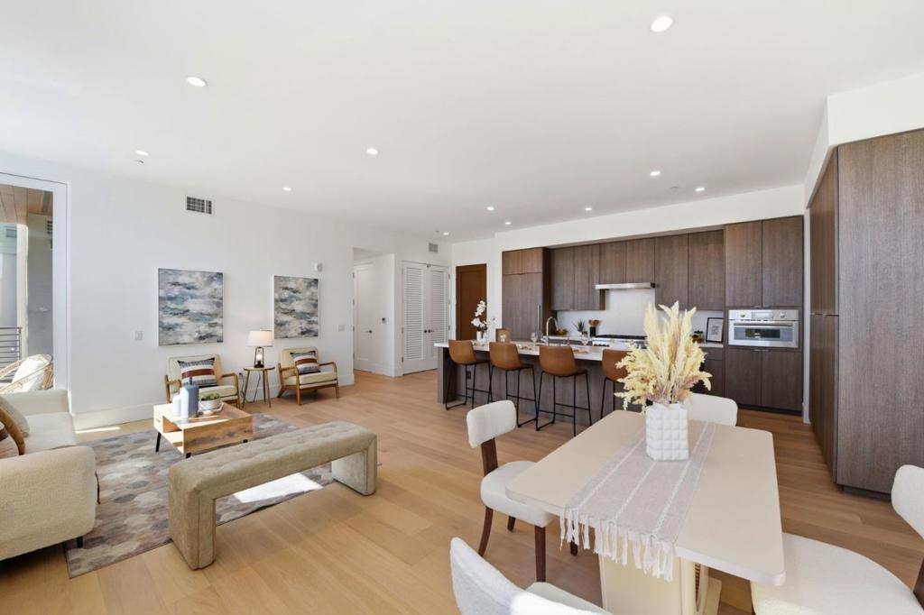 4880 El Camino Real 23