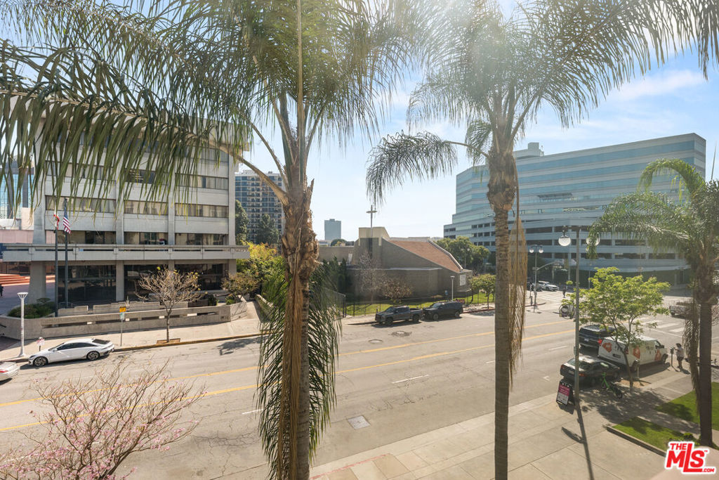 267 S San Pedro Street 221