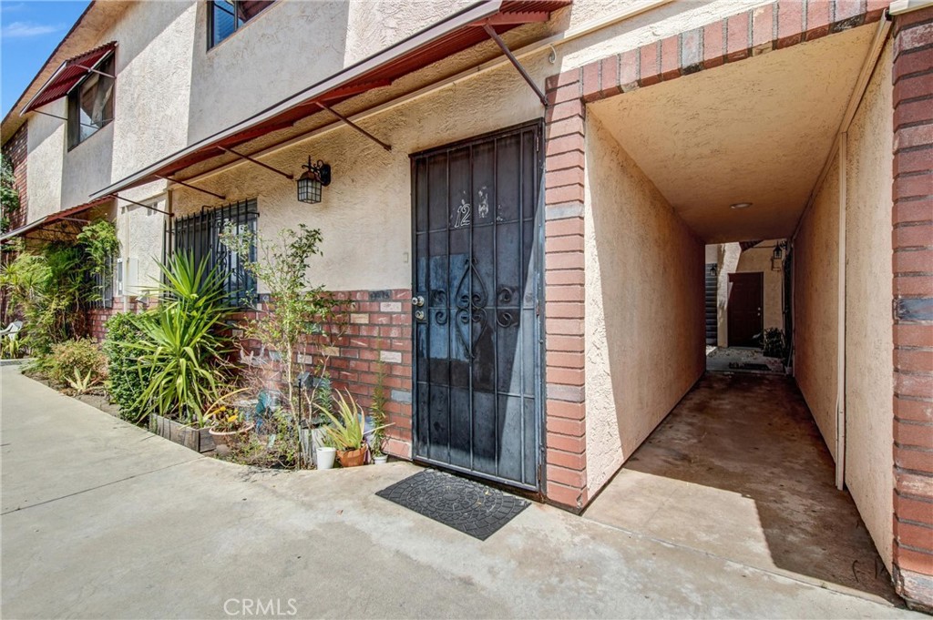 7904 Laurel Canyon 12