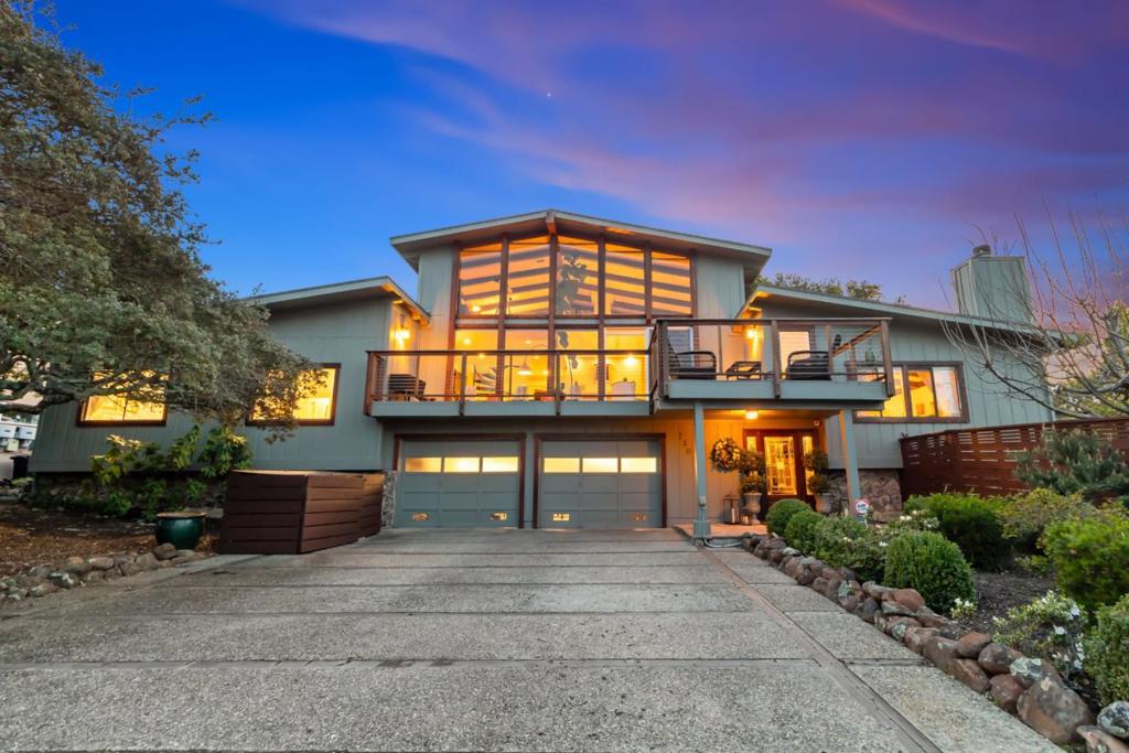 720 Temescal Way