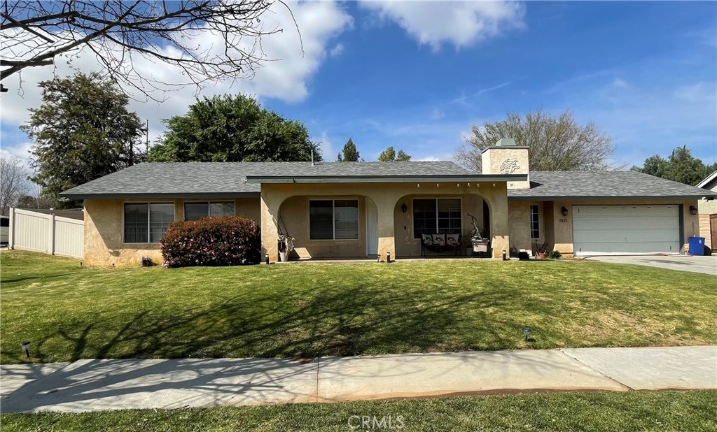 1423 W Hoffer