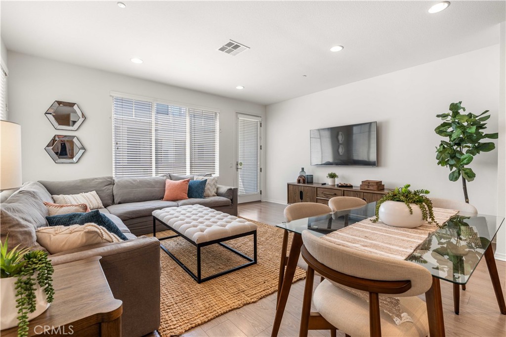 5560 Boardwalk 105