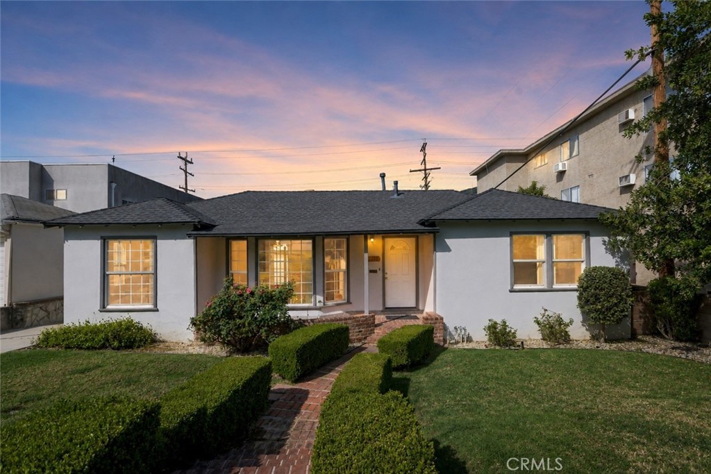 2111 N Verdugo