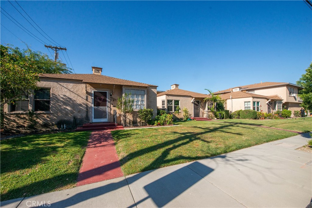 1113 N Glenoaks