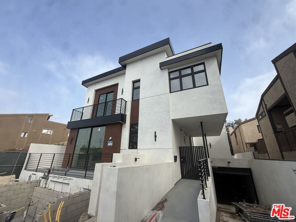 3846 Bentley Avenue Unit 2